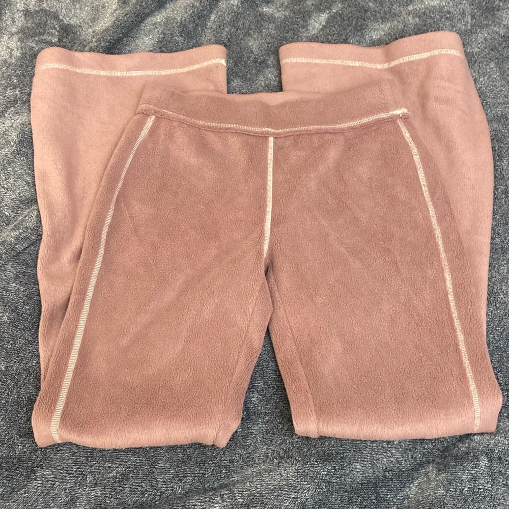 Out from Under mauve pink fleece pants size small